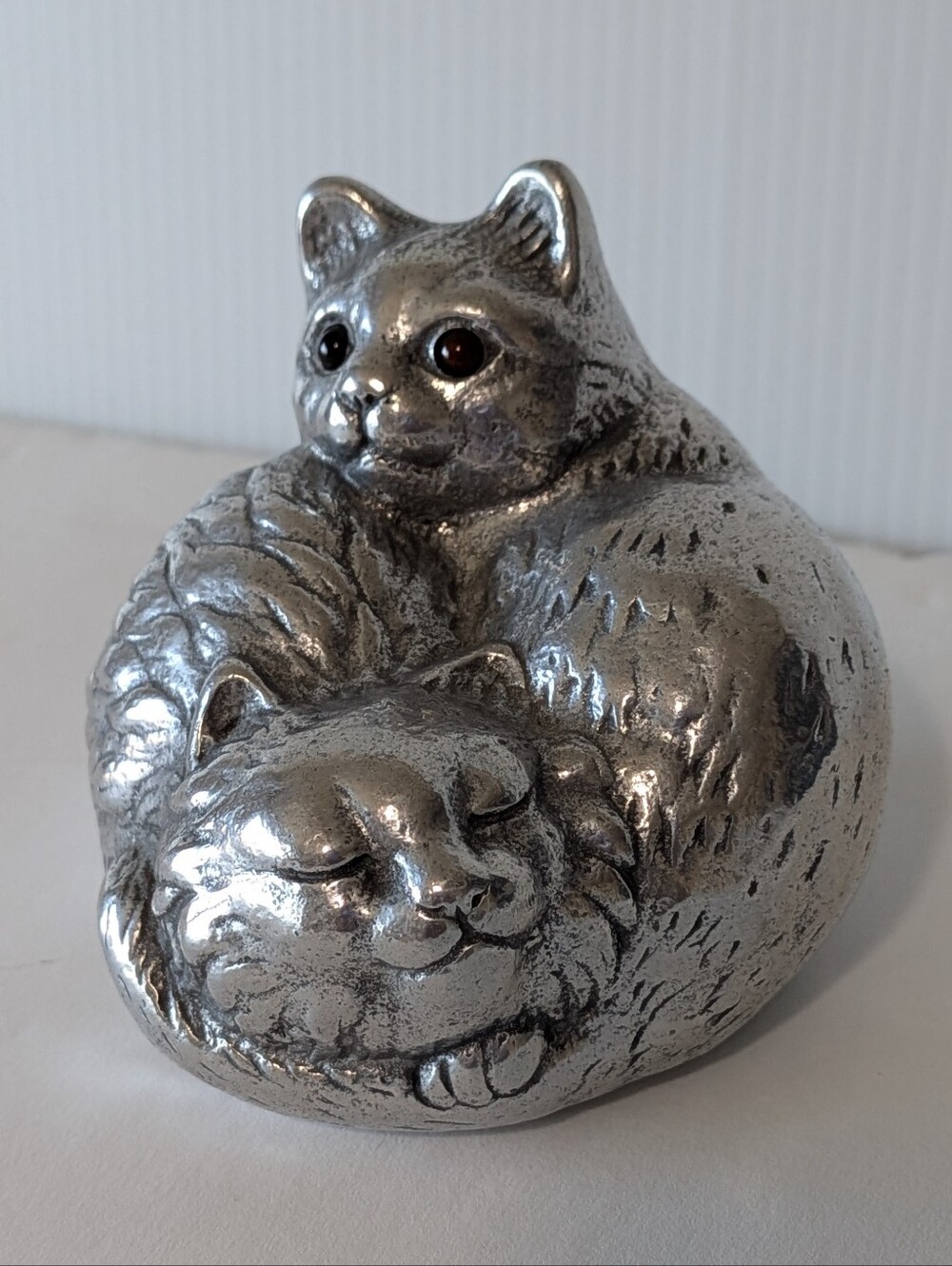 Vintage Cat Figurine Paperweight Carnelian Eyes By Arthur Court